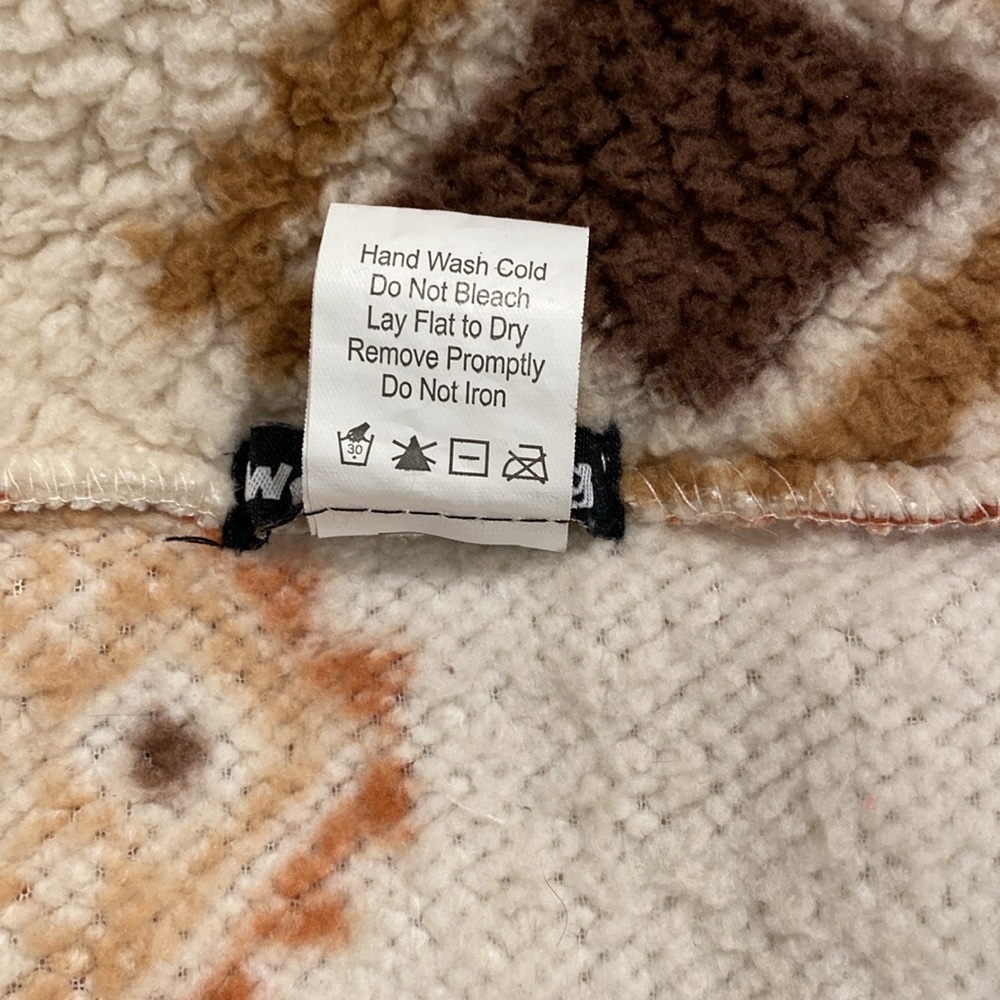 Weekending Aztec Geometric Pattern Fleece Cozy Zi… - image 7